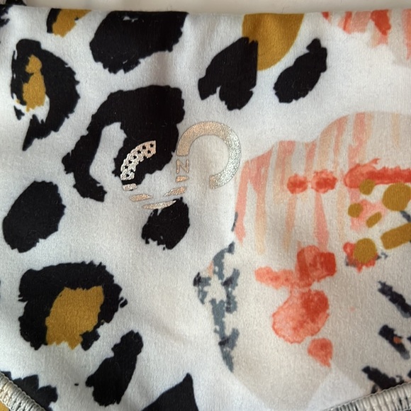 Leggings w/Pockets - Picture 3 of 4